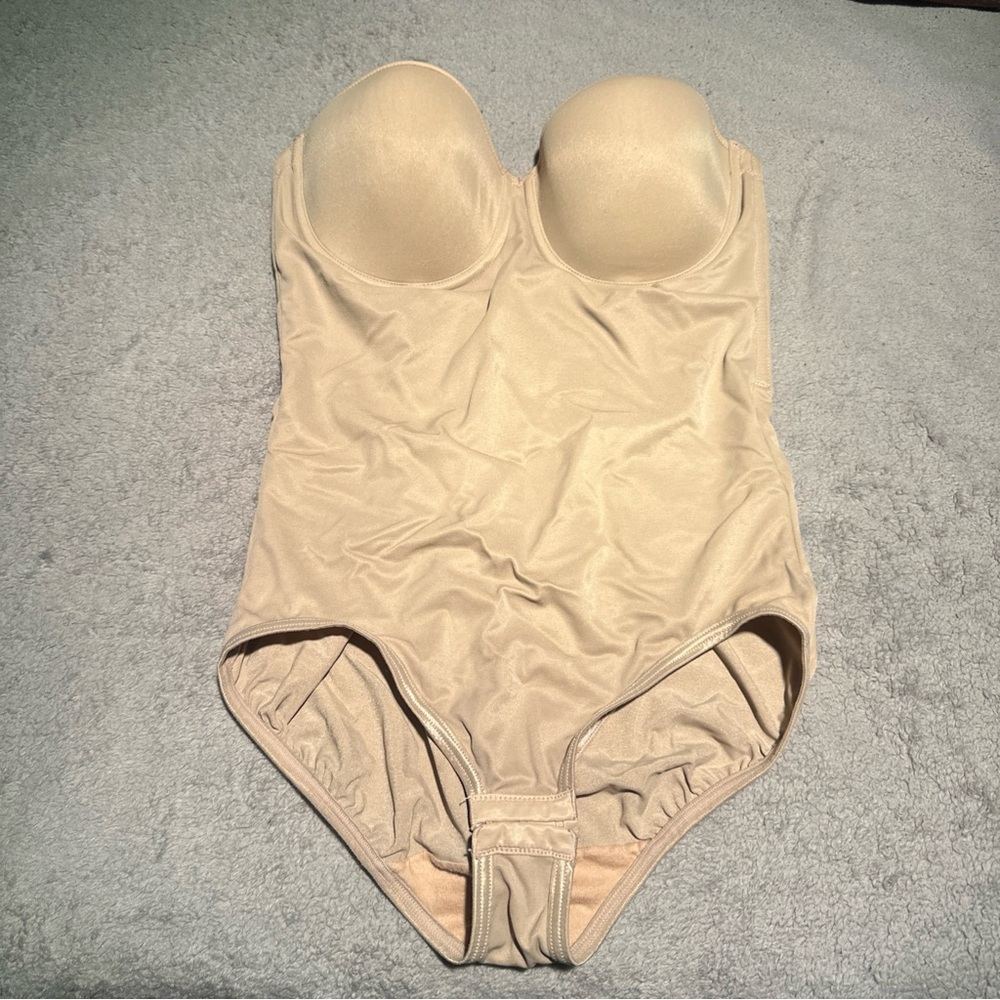Maidenform Shapewear Bodysuit Beige Nude Size 38C Underwire Body Shaper